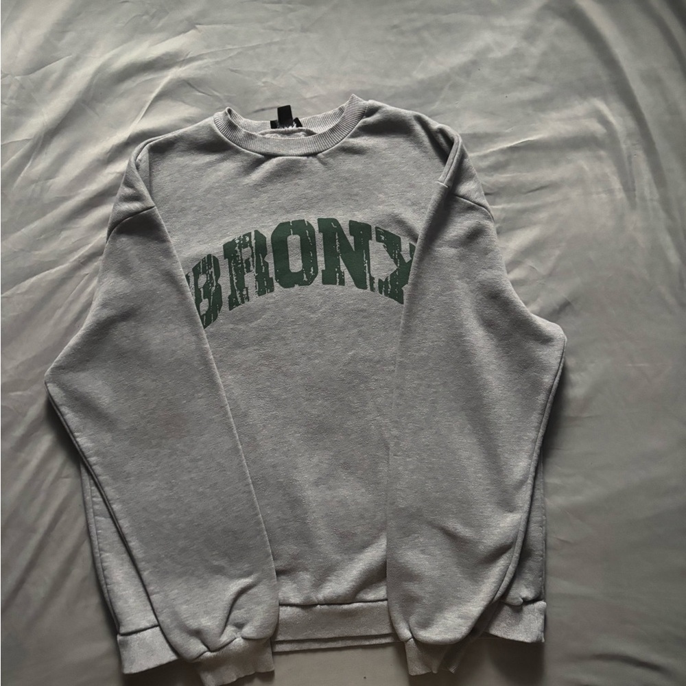 Boohoo Gray Crewneck with Green Bronx Print